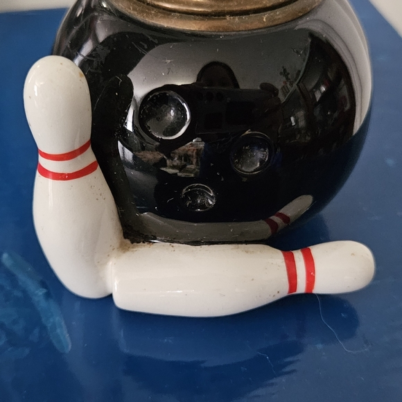 RARE Vintage Ceramic Penguin Bowling Bowl and Pins Table Lighter - Picture 2 of 10